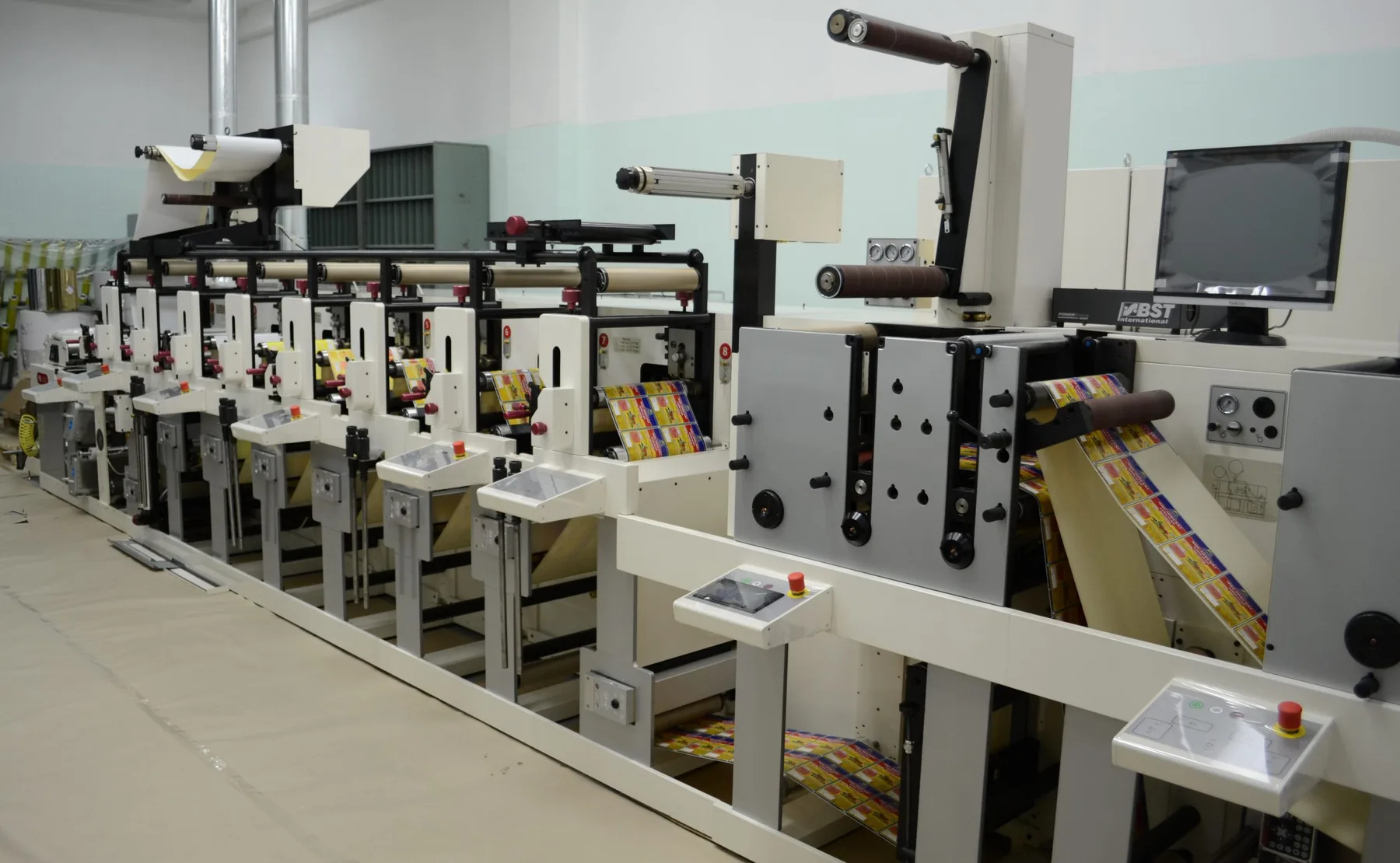 Flexo printing press in label production
